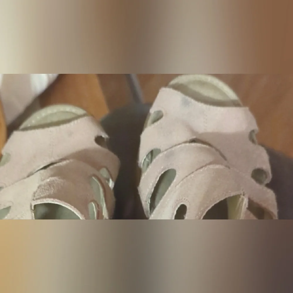 Skechers Suede Beige Strappy Sandals. Super comfortable. Velcro Closure.